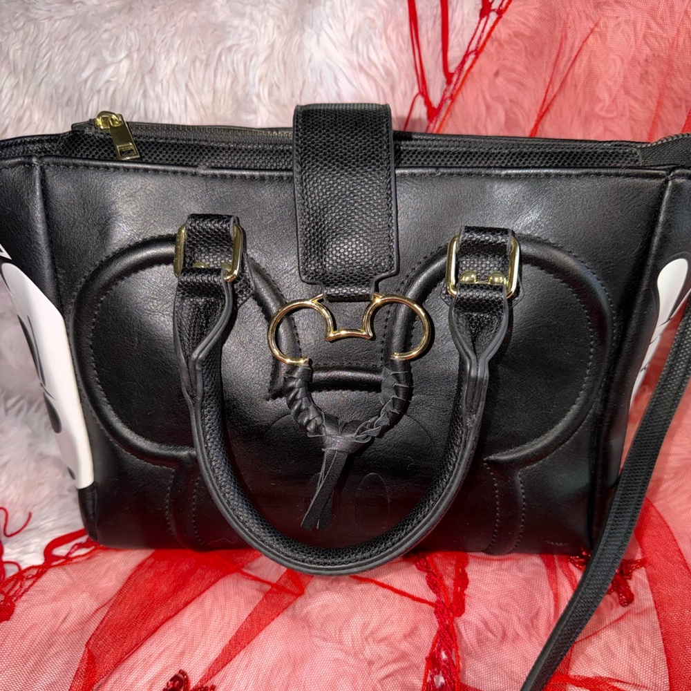 Perfect Disney Bioworld Mickey Mouse Themed Purse